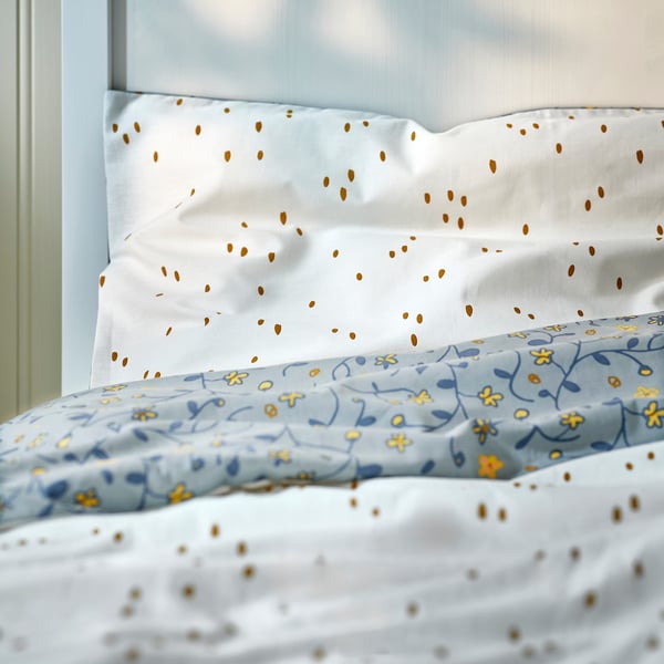 GULDVÄVARE duvet cover 1 pillowcase for cot, blue/white floral pattern, 110x125/35x55 cm