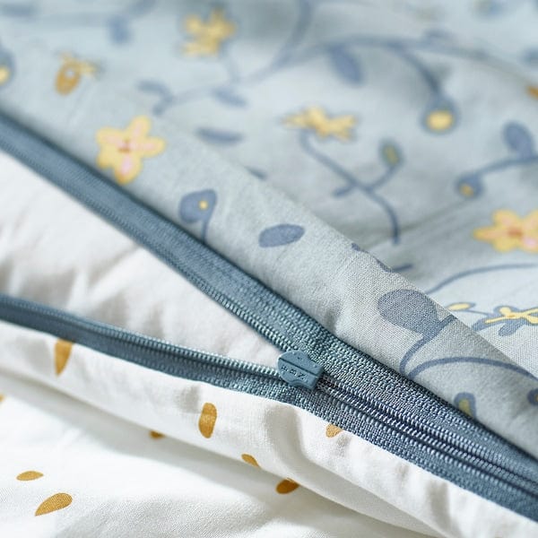 Ikea GULDVÄVARE - Duvet cover and 1 pillowcase for cot, blue/white floral motif,110x125/35x55 cm