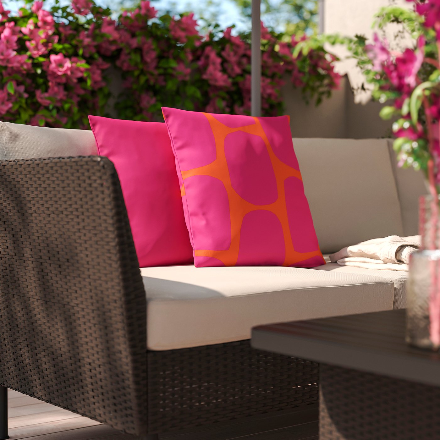 GULLBERGSÖ / HJÄRTERÖ cushion, set of 2, bright pink/bright orange bright pink/out/indoor, 50x50 cm