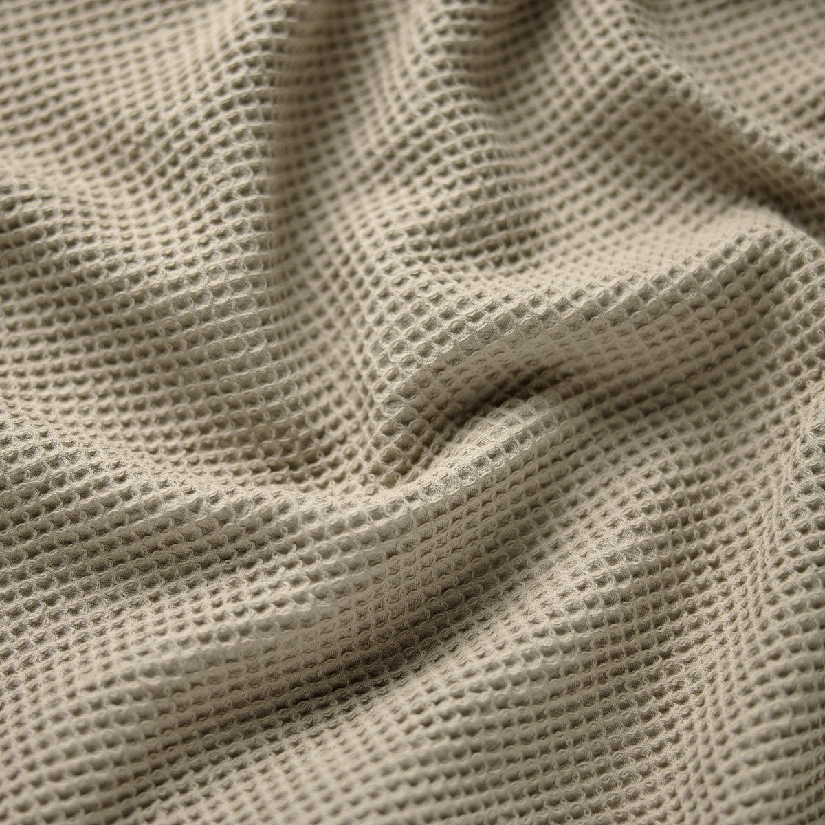 GULLDYNA bath towel, beige, 70x140 cm