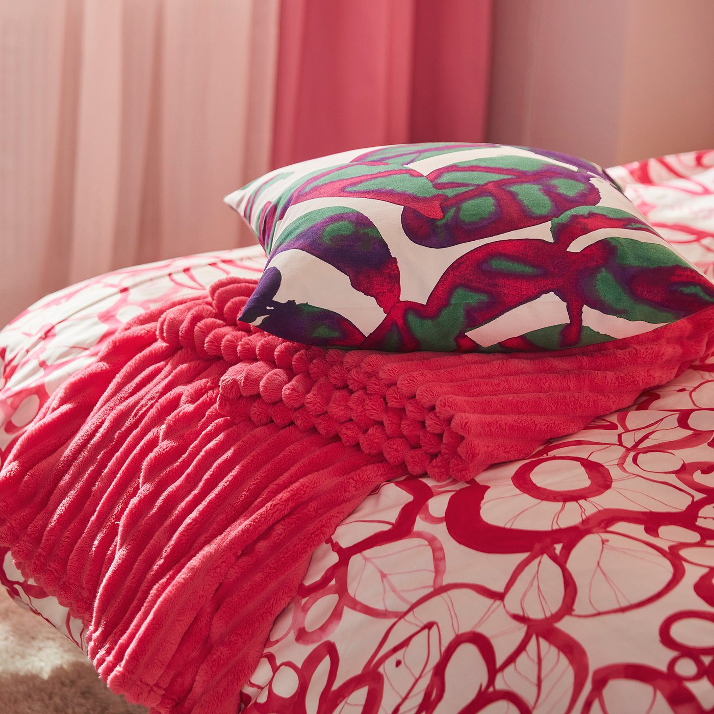GULLSTRÅLE bedspread, bright pink, 150x250 cm