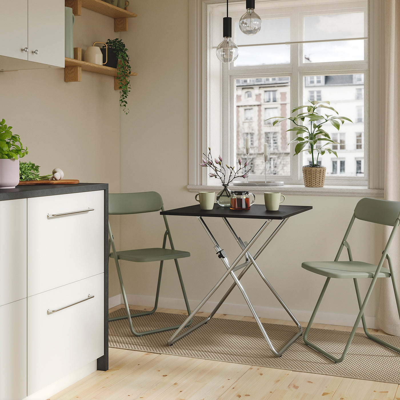 GUNDE / VIHALS table and 2 folding chairs, folding black/green, 67x67 cm