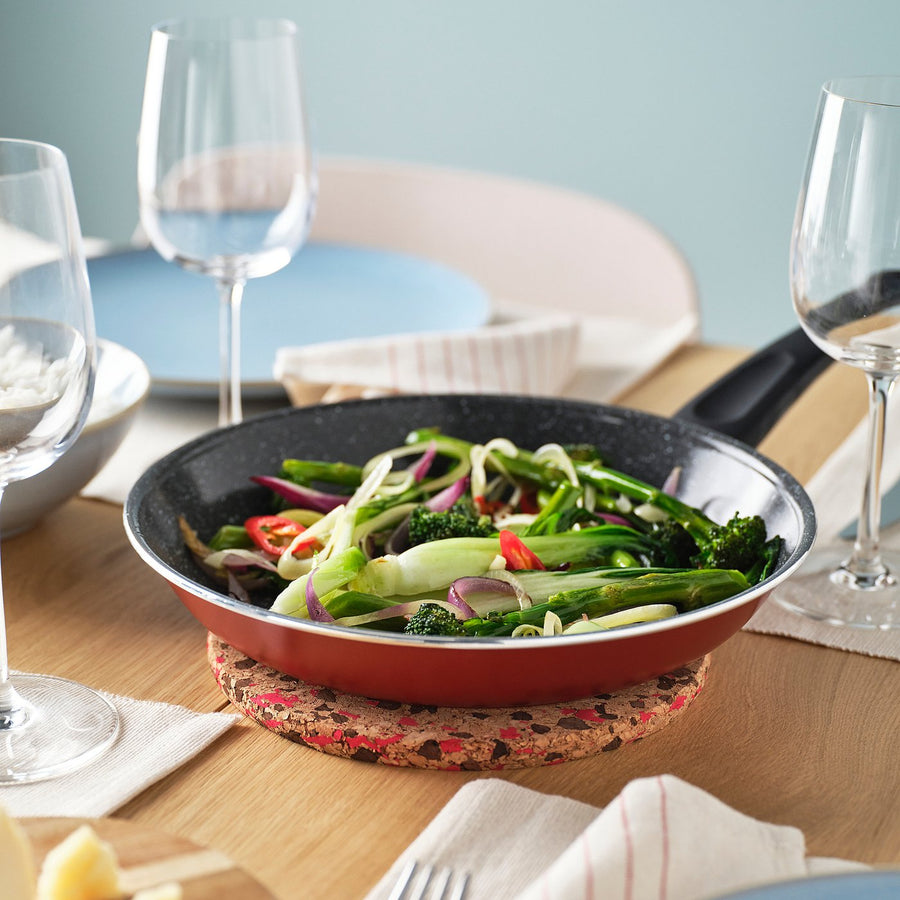 HEAT pot stand, cork patterned/bright red, 19 cm