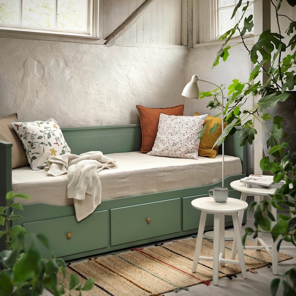 HEMNES day-bed w 3 drawers/2 mattresses, grey-green/Vannareid extra firm, 80x200 cm