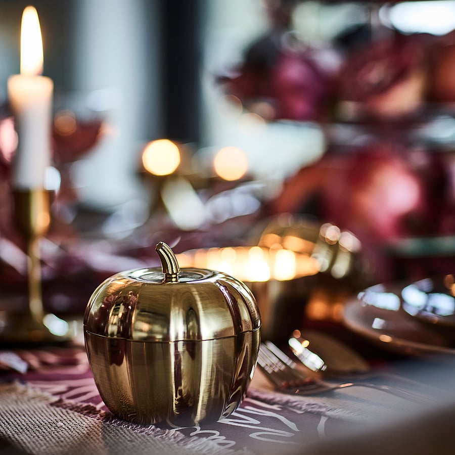 HÖSTAGILLE scented candle/metal tin, 2 wicks, pumpkin-shaped/Spiced pumpkin gold-colour, 20 hr