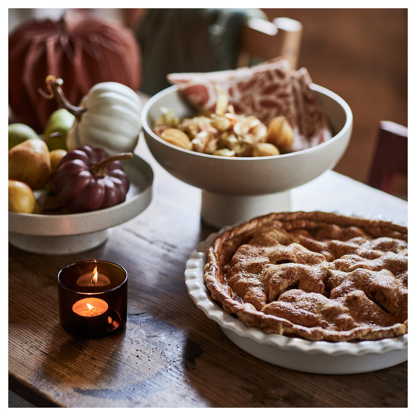 HÖSTAGILLE pie dish, off-white, 32 cm