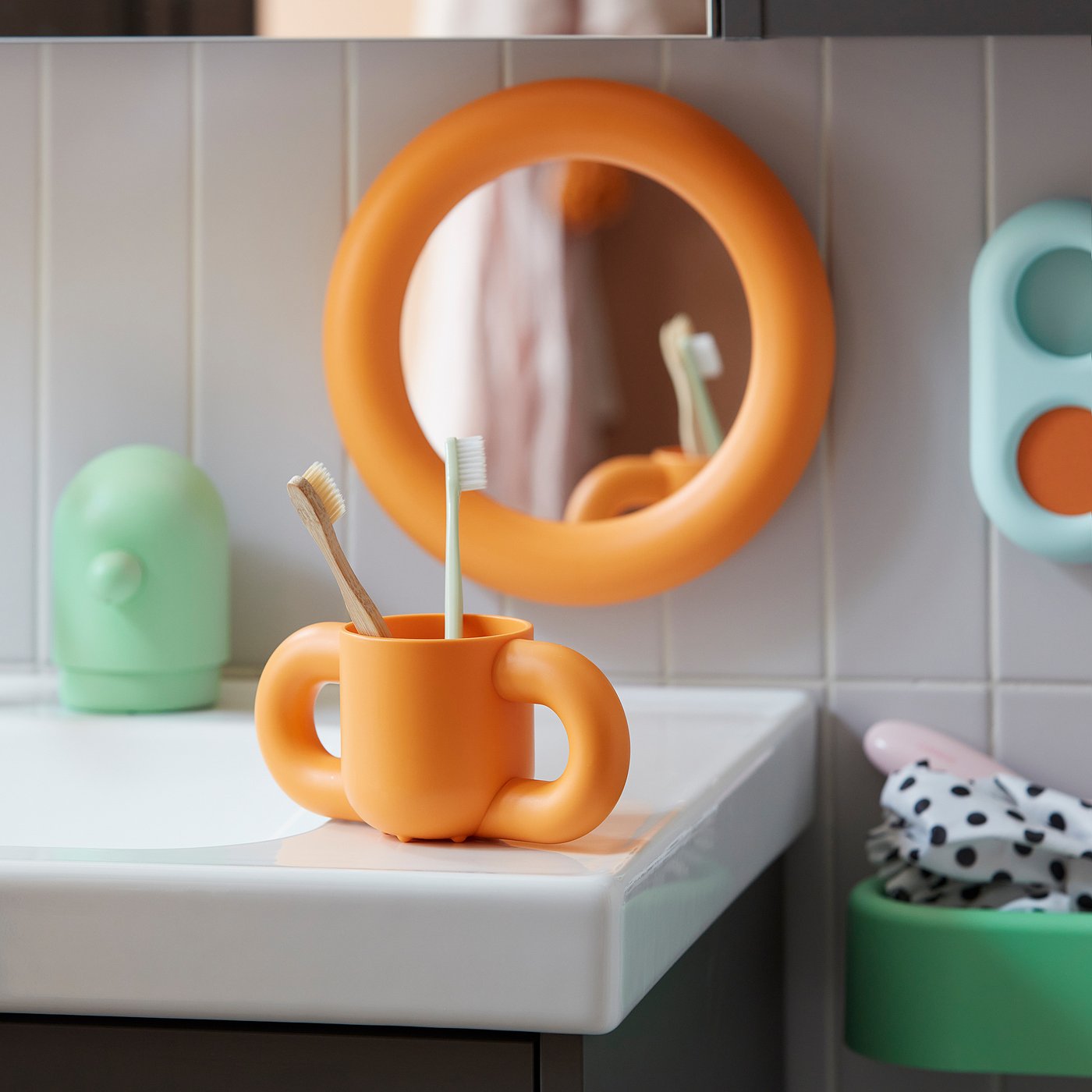 HUMLESJÖN mug, orange, 31 cl