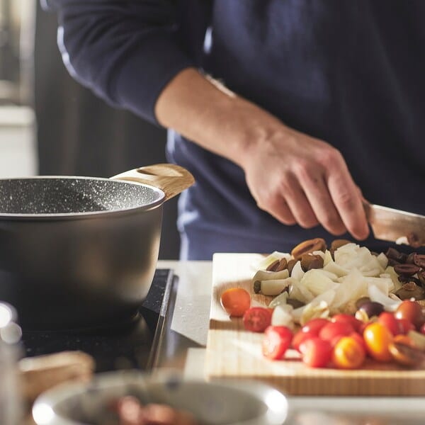 Ikea HUSKNUT - Pot with lid, non-stick coating black,2.7 l