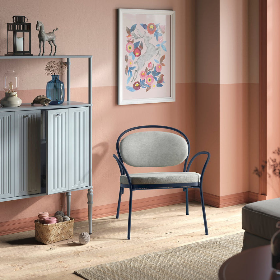 ISMANTORP armchair, metal black-blue/Tibbleby beige-grey, 72x71x66 cm