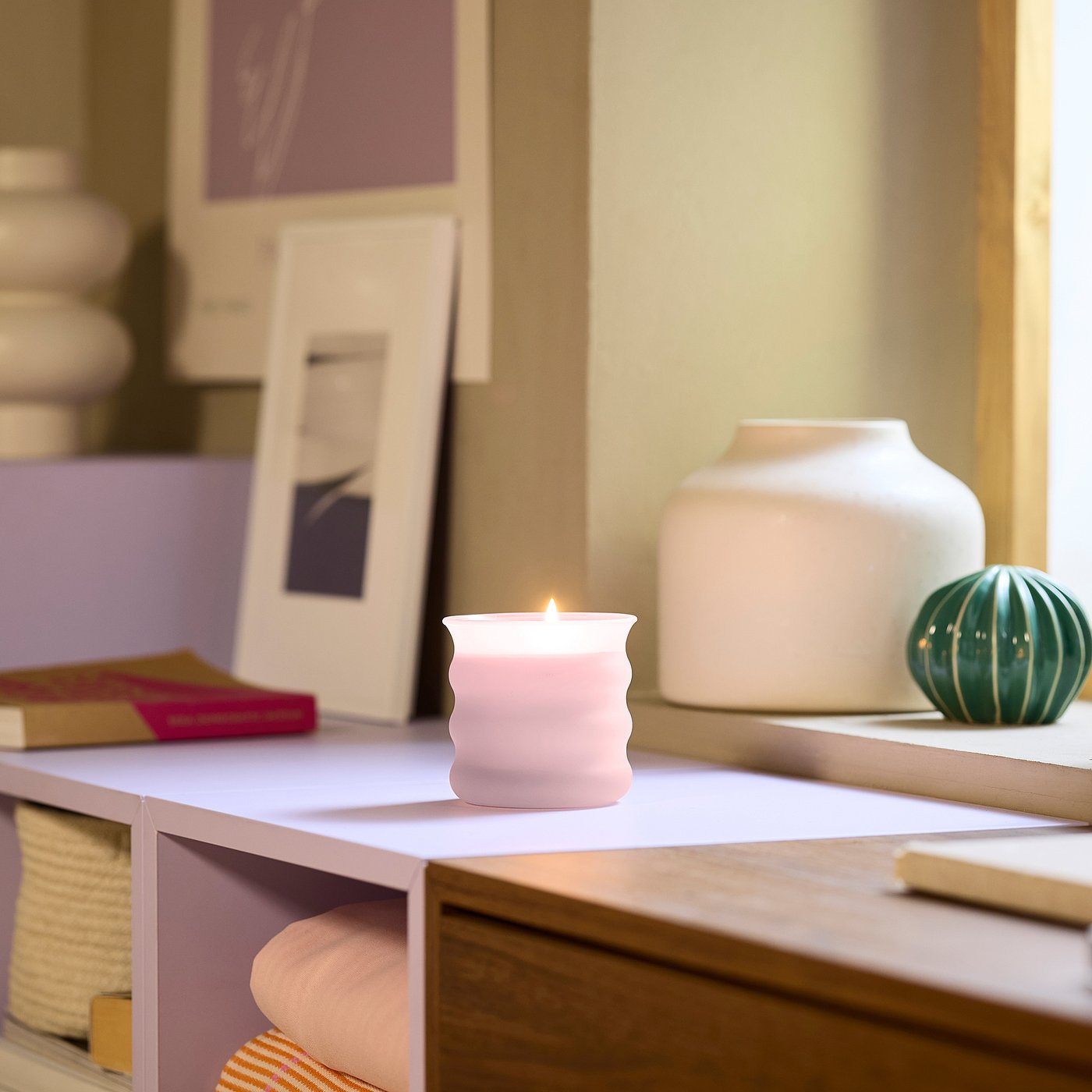 JUVELTRAST scented candle in glass, Red berries pink, 50 hr