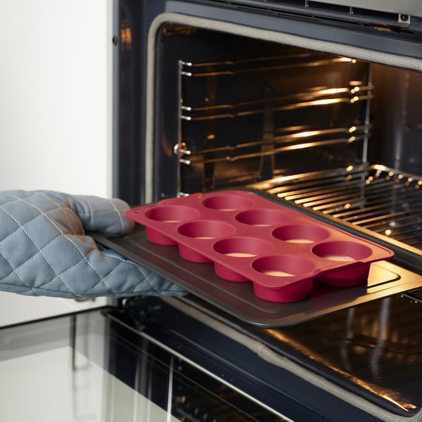 KANTNÅL muffin mould, dark red, 18x30 cm
