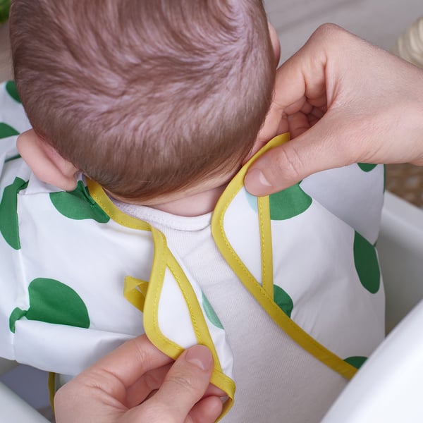 KLADDIG bib, white/green, 38x30 cm