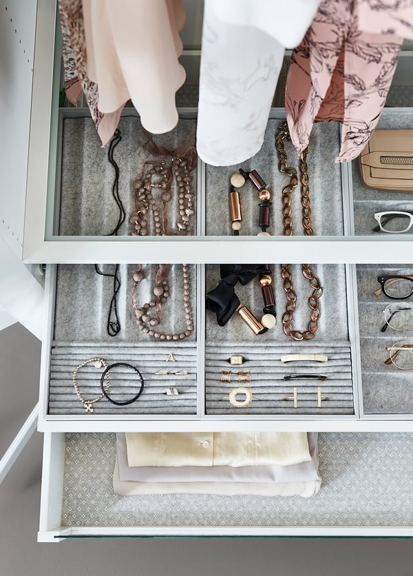 KOMPLEMENT - Drawer mat, light grey patterned, 90x53 cm