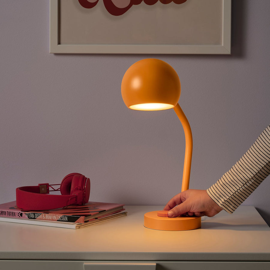 KORVSNÖRE LED desk lamp, dimmable/orange, 12x21 cm