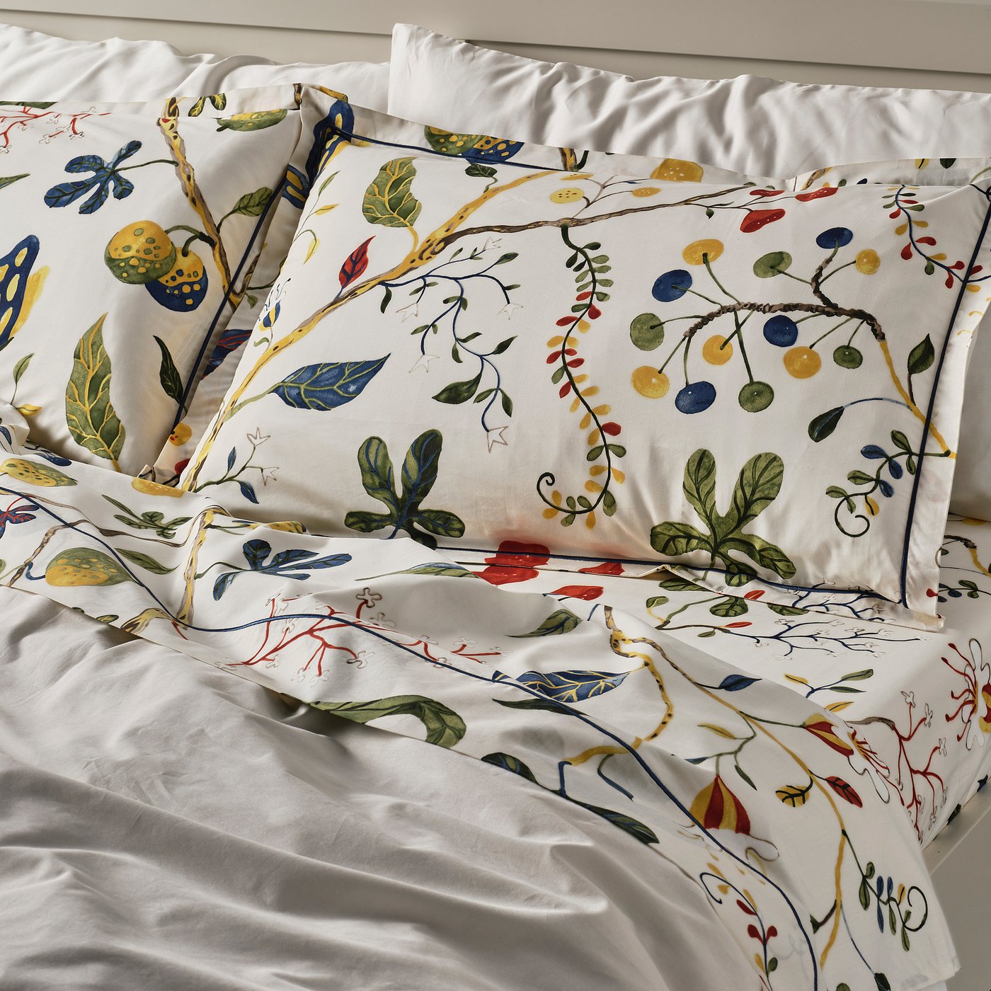 KRONBUSKE flat sheet with top hem, light beige/floral pattern, 240x260 cm