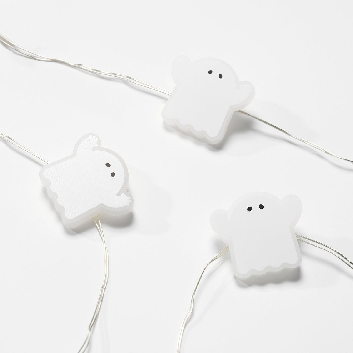 KUSTFYR LED lighting chain with 32 lights, ghost/battery-operated white