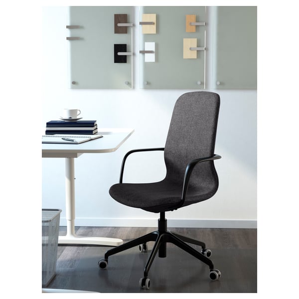 LÅNGFJÄLL conference chair with armrests, Gunnared dark grey/black, 68 cm