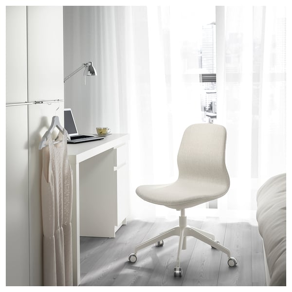LÅNGFJÄLL conference chair, Gunnared beige/white, 68 cm