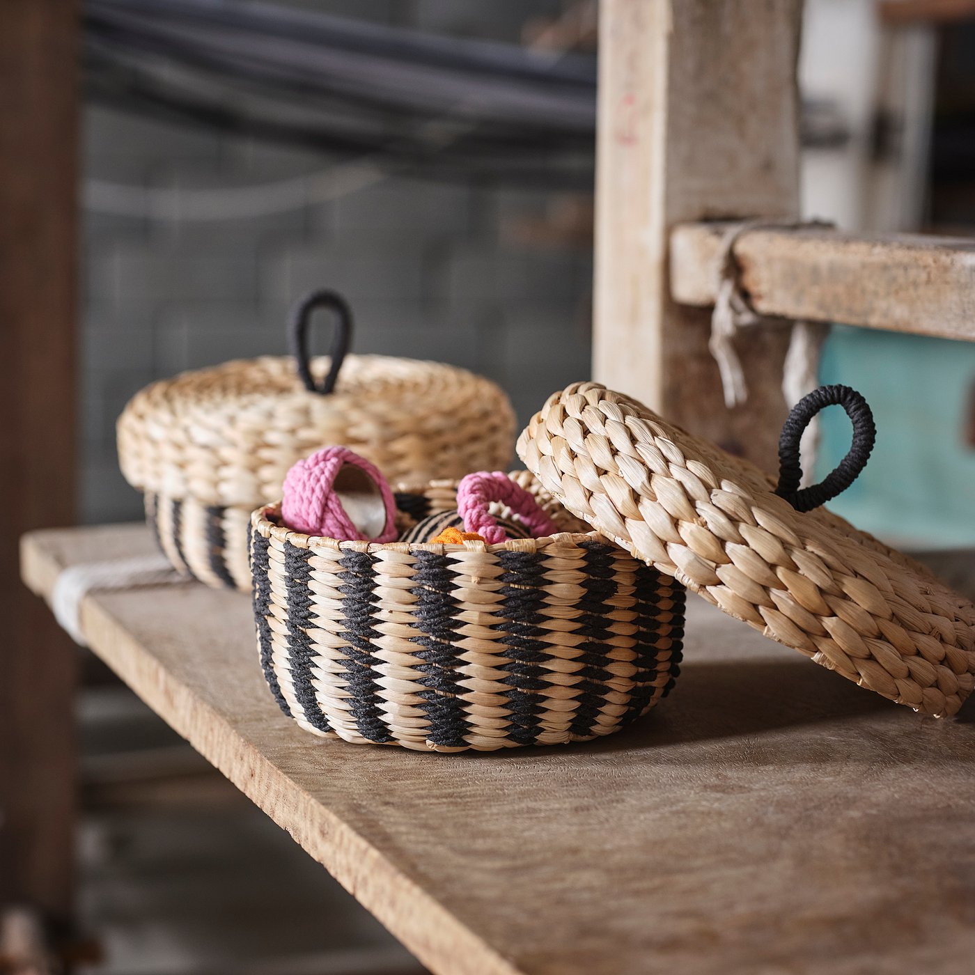 MÄVINN box with lid, banana fibre/black stripe pattern, 21 cm