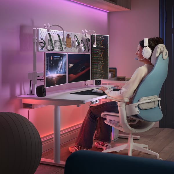 MÅLOMRÅDE gaming desk sit/stand, with monitor arms/electric white, 180x80 cm