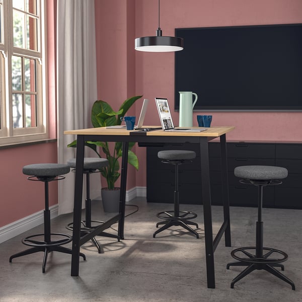 MITTZON conference table, oak veneer/black, 140x108x105 cm