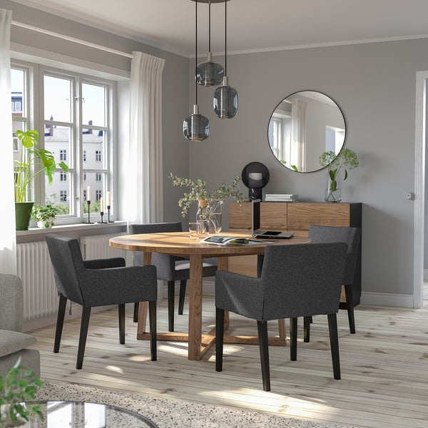 MÖRBYLÅNGA / MÅRENÄS table and 4 chairs with armrests, oak veneer brown stained/black Gunnared dark grey, 145 cm