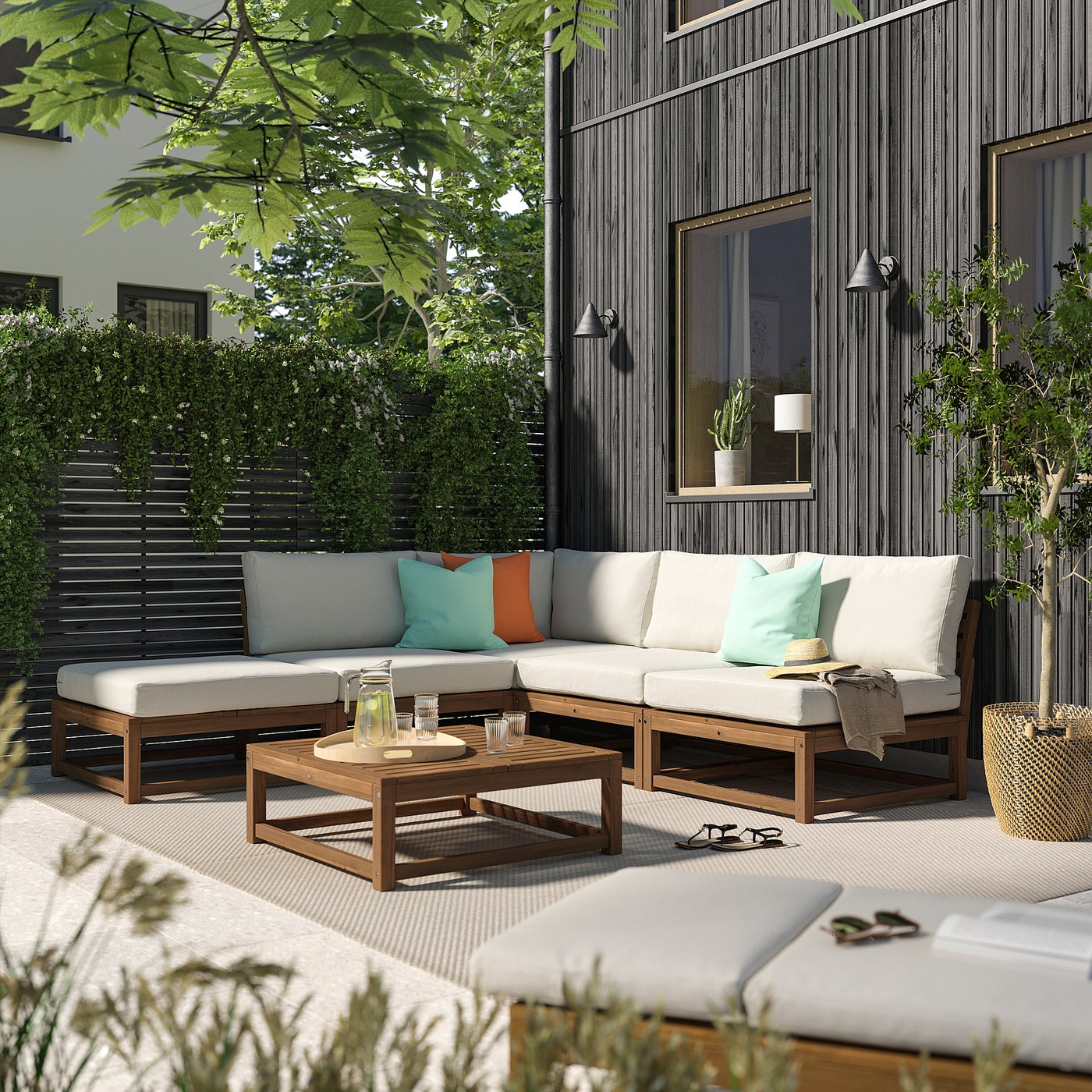 NÄMMARÖ 4-seat mod sofa w chaise longue, outdoor light brown stained/Frösön/Duvholmen beige, 324 cm