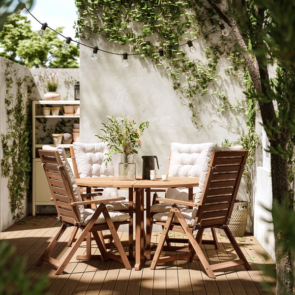 NÄMMARÖ table+4 reclining chairs, outdoor, light brown stained/Kuddarna light grey-beige, 130 cm