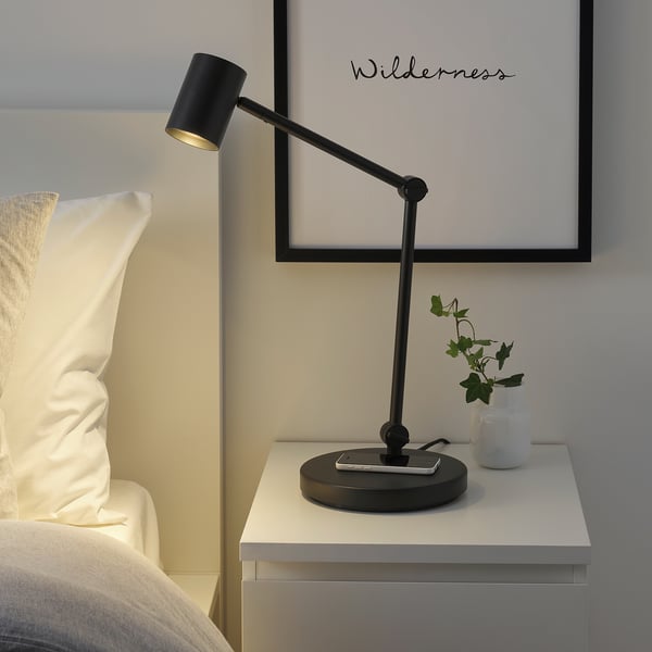 NYMÅNE work lamp with wireless charging, anthracite, 21 cm
