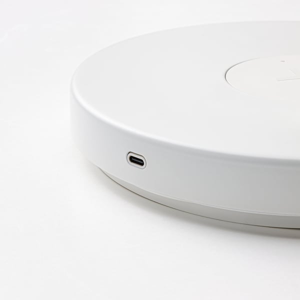 NYMÅNE work lamp with wireless charging, white, 21 cm