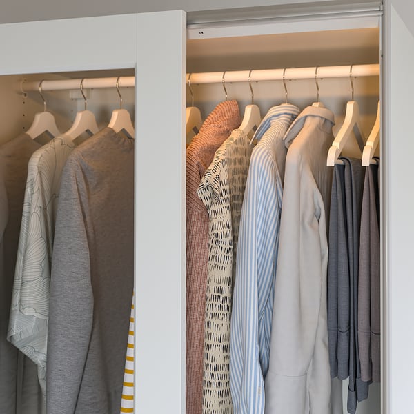 ÖVERSIDAN LED wardrobe lighting strp w sensor, dimmable white, 71 cm