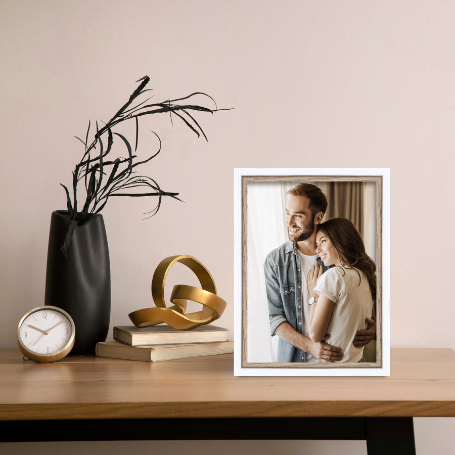 Unika 10x15 frame in white and natural wood