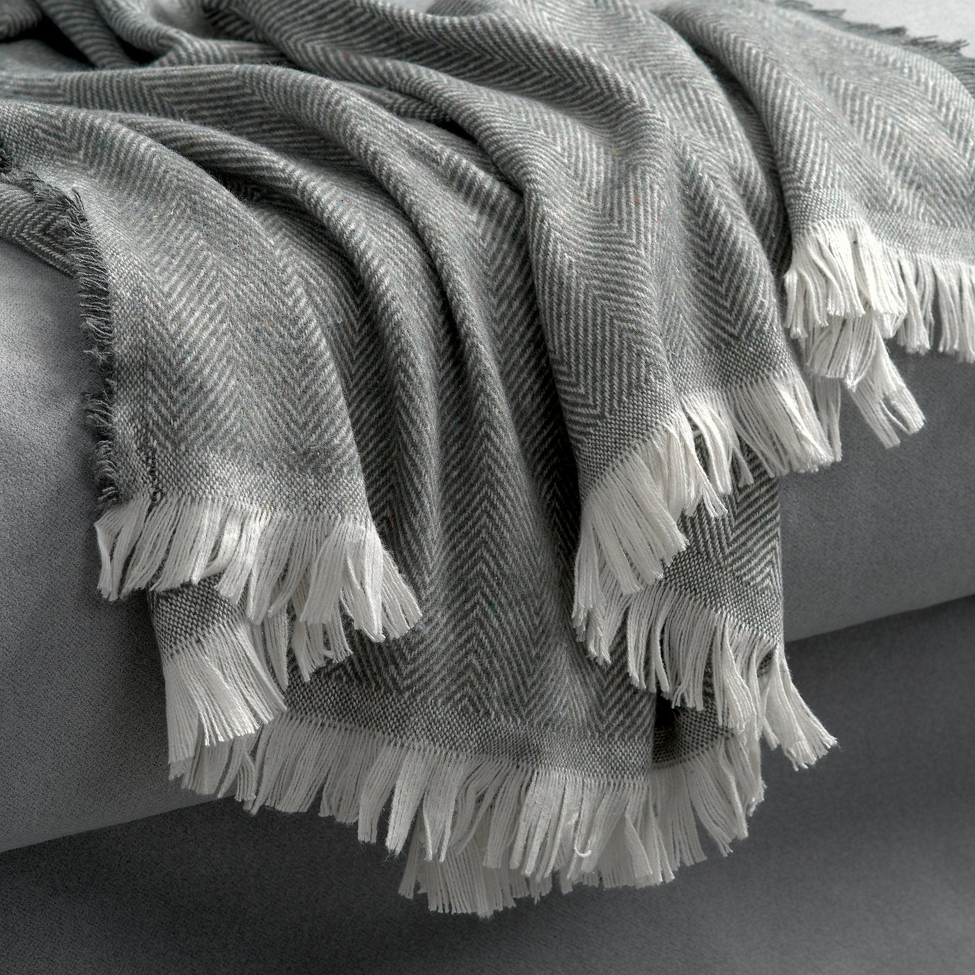 PUKVETE throw, grey, 130x170 cm