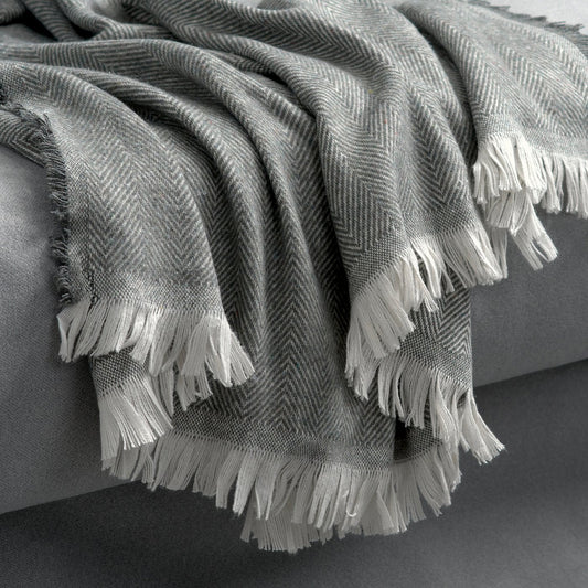 PUKVETE throw, grey, 130x170 cm