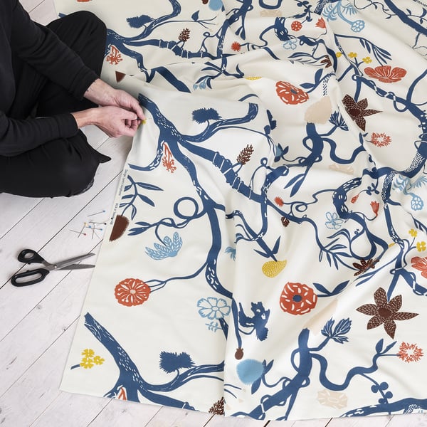 REVFINGERÖRT - REVFINGERÖRT Pre-cut fabric, botanical details/white multicolour, 150x300 cm