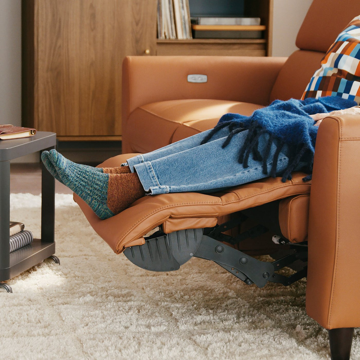 RULLERUM 2-seat sofa with electric recliner, Grann/Bomstad golden-brown, 184 cm
