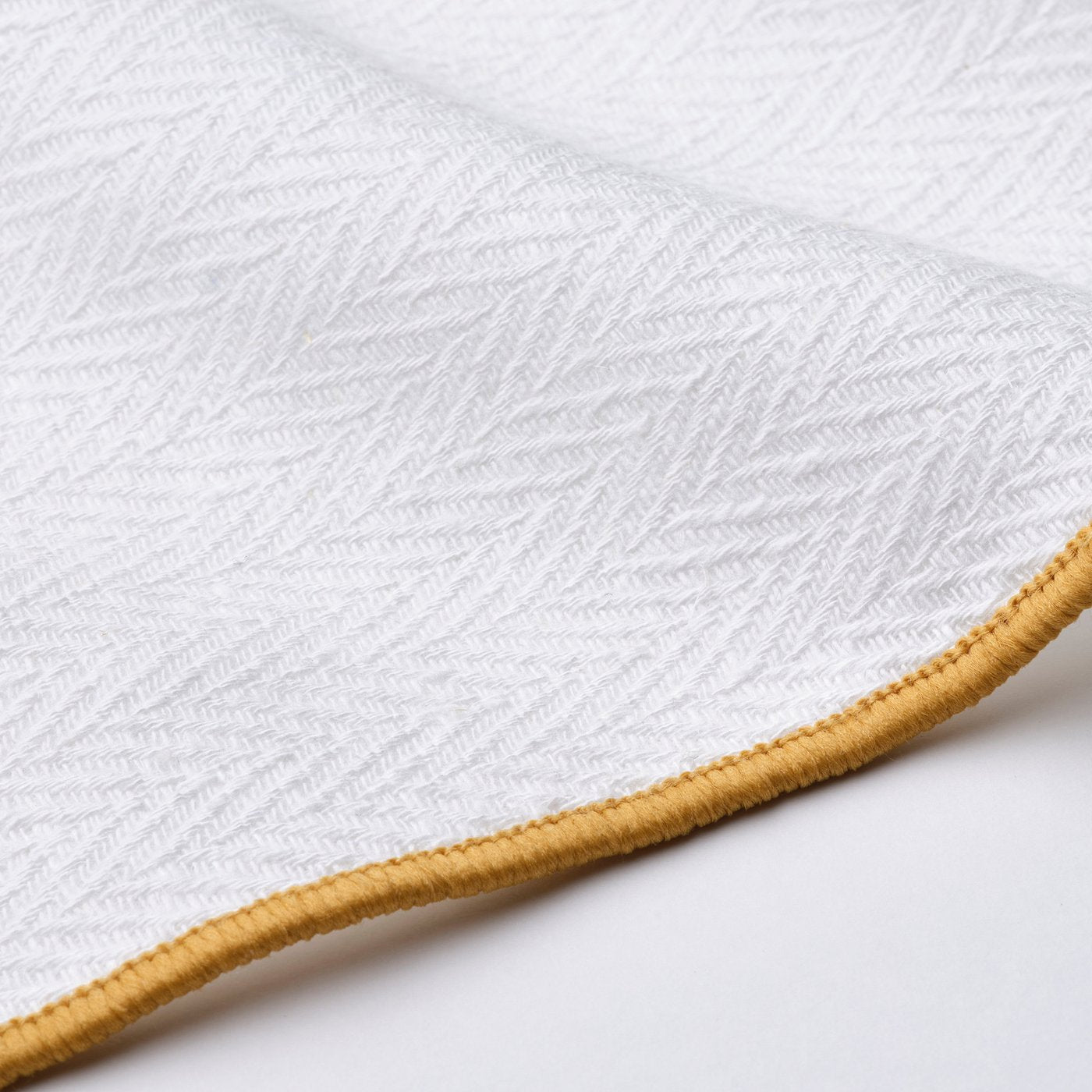 SANDABBORRE tea towel, white/dark yellow, 50x50 cm, 2 pack