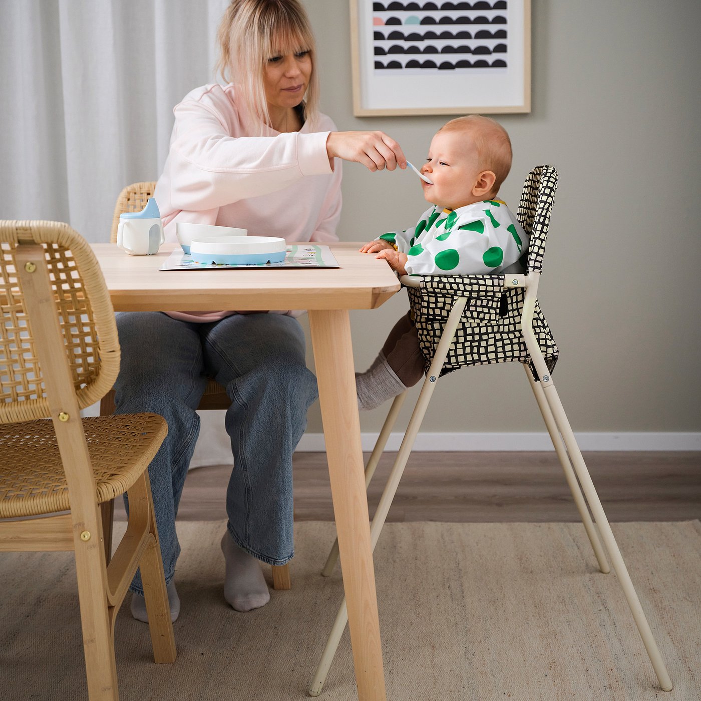 SANDKATT highchair with tray, beige/anthracite, 60x91x68 cm
