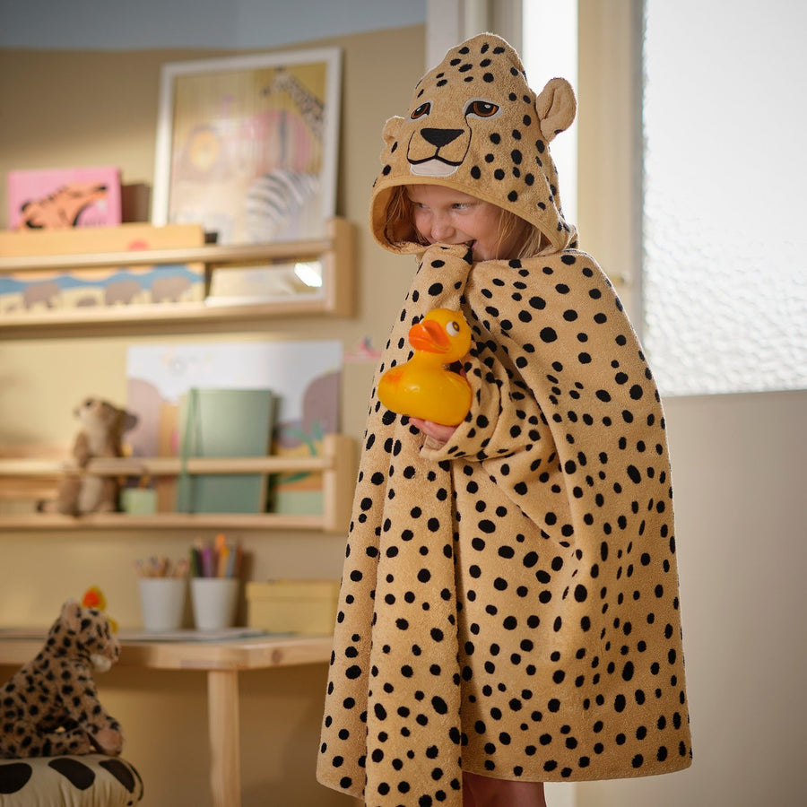 SANDLÖPARE towel with hood, light brown/cheetah pattern, 70x140 cm