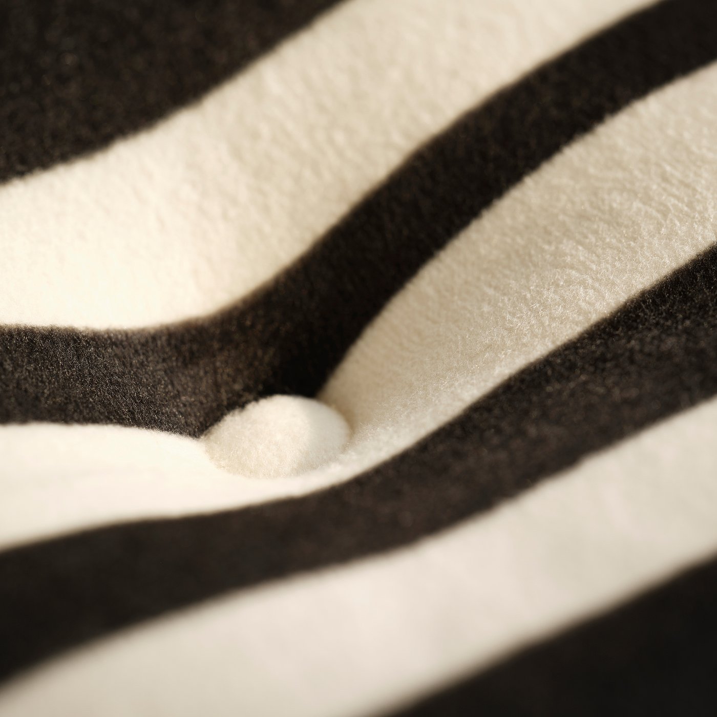 SANDLÖPARE stool cover, black white/zebra pattern, 38 cm