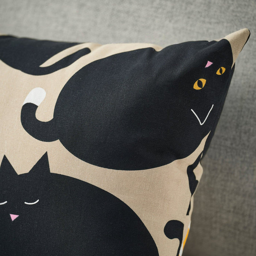 SANDMOTT cushion, beige black/cat pattern, 35x50 cm