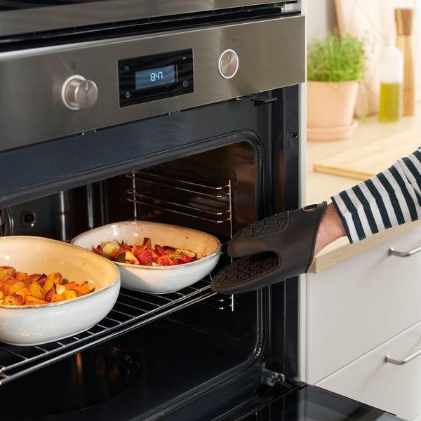 SANDVIVA oven glove, silicone/dark grey