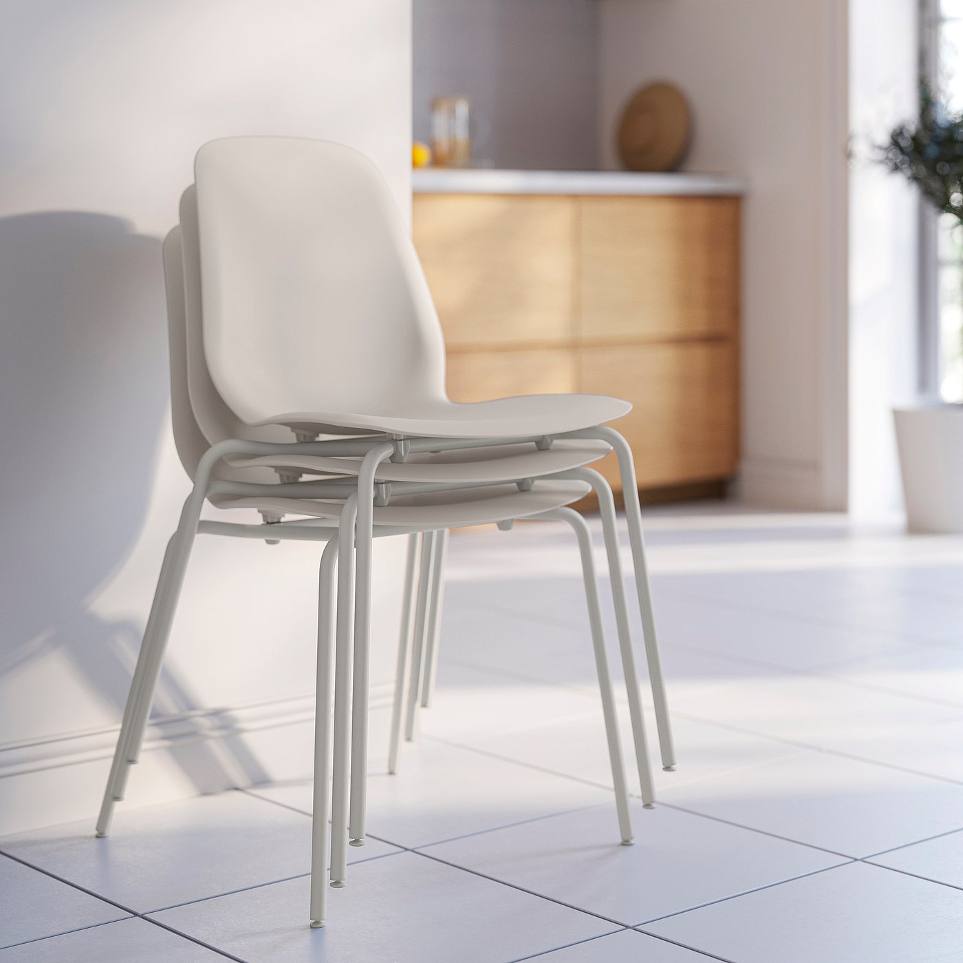 SKÅLSTA table and 4 chairs, oak effect straight light grey-beige/plastic beige tubular metal/light grey-beige, 140x80 cm