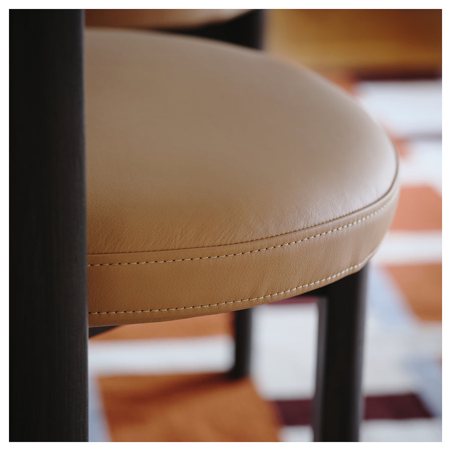 SKANSNÄS / STOCKHOLM 2025 table and 4 chairs, brown beech veneer/dark brown leather, 115/170 cm