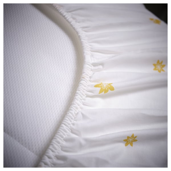 SKOGSDUVA - SKOGSDUVA Fitted sheet, white yellow/flower pattern, 90x200 cm
