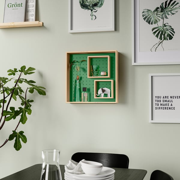 SKOGSMOSAIK display shelf, pine/green, 45x45 cm