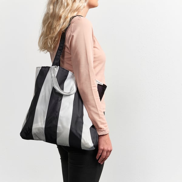 SKYNKE carrier bag, striped/black white, 45x36 cm