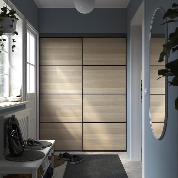 SKYTTA / BOAXEL - SKYTTA / BOAXEL Reach-in wardrobe with sliding door, black double sided/Mehamn white stained oak effect, 152x65x205 cm