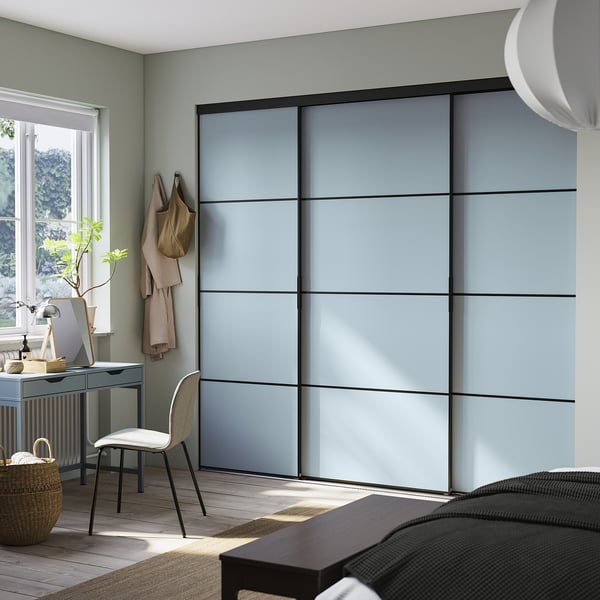 SKYTTA / BOAXEL - SKYTTA / BOAXEL Walk-in wardrobe with sliding doors, black metal/Mehamn light blue, 251x115x240 cm