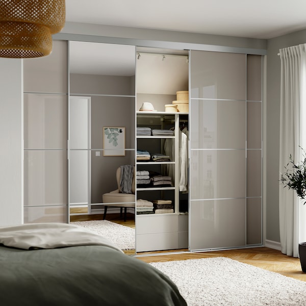 SKYTTA / HOKKSUND/AULI - Sliding door combination, aluminium/high-gloss light grey mirror glass, 301x240 cm